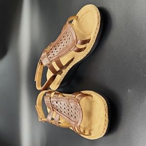 Cliffs by White Mountain Womens Sandals Brown Faux Leather Slingback Wedge 11